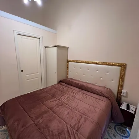 Beb Rosy Oda ve Kahvaltı