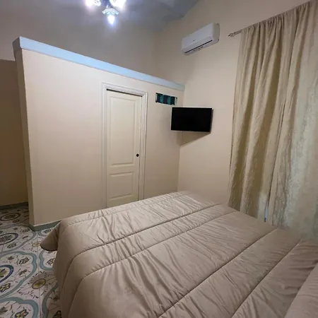 Beb Rosy Oda ve Kahvaltı
