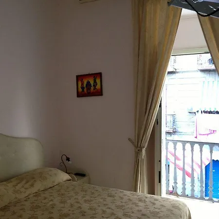 Beb Rosy Nocleg ze śniadaniem 3*