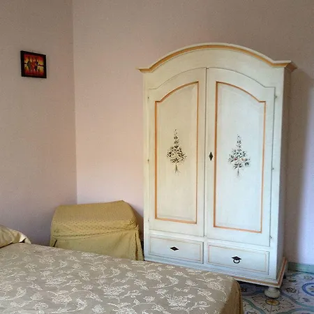 Beb Rosy Bed & Breakfast 3*