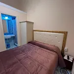 Beb Rosy Bed and Breakfast Νάπολη